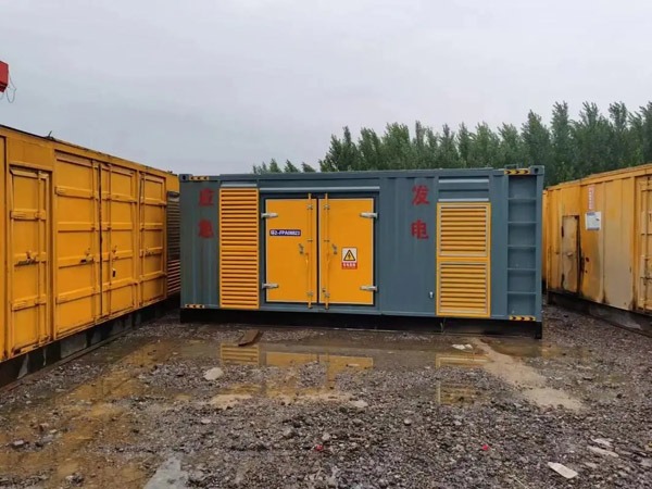 安宁柴油发电机如何判断干式空气滤清器是否需要更换？