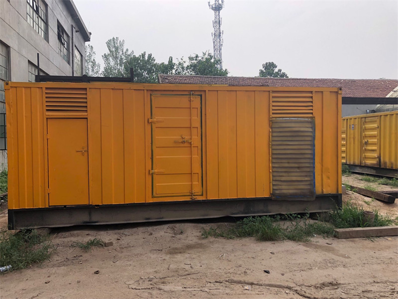 安宁发电机出租进行负载测试时，电瓶电量不足的具体判断标准是什么？